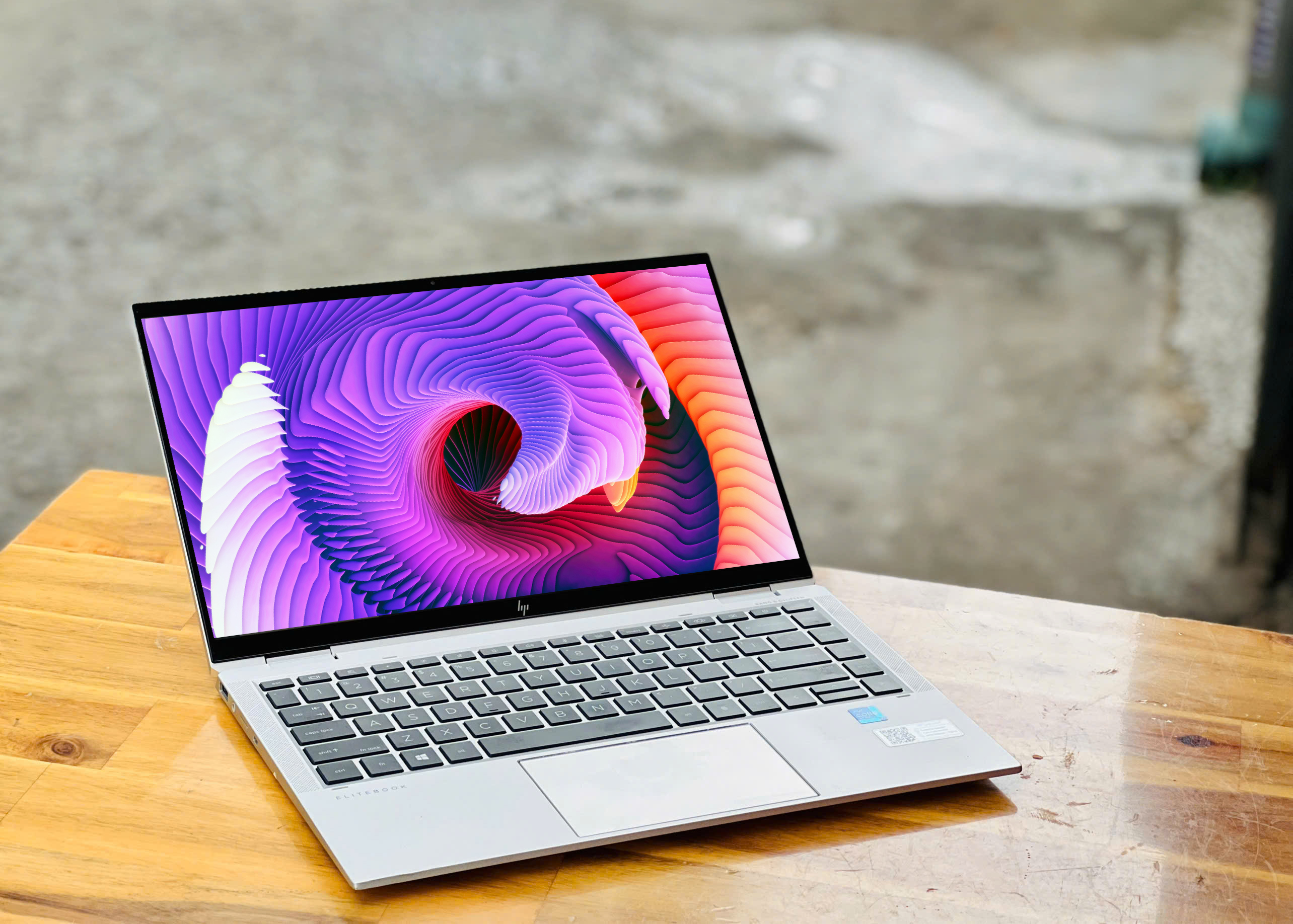 HP ELITEBOOK X360 1040 G8 i7 1185G7 RAM 16GB SSD 512GB 14INCH FHD CẢM ỨNG GẬP XOAY MÀU BẠC2