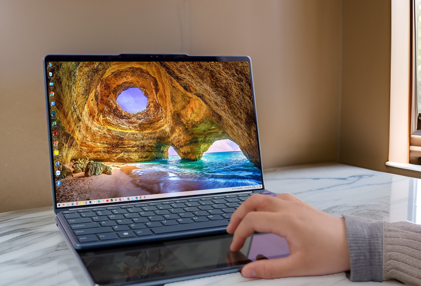 Lenovo Yoga Book 9i 13inch 2.8K Oled i7 1355U RAM 16GB SSD 512GB Laptop 2 Màn Hình 20233