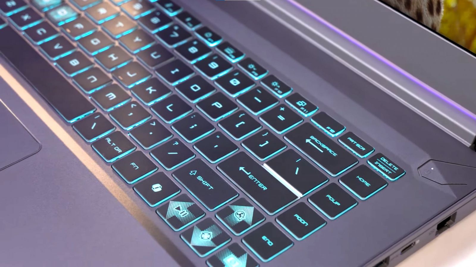 MSI THIN A15 B7UC RYZEN 5 7535HS