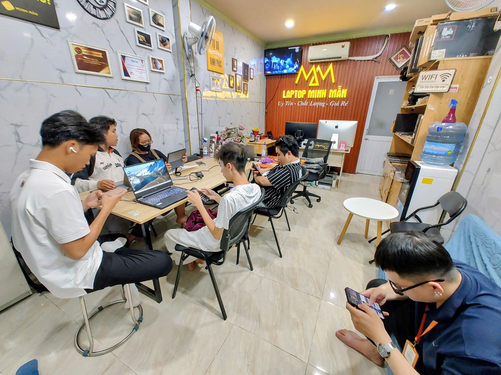 TOP 10 MẪU LAPTOP VĂN PHÒNG ĐÁNG MUA 2026