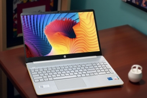 LAPTOP HP 15S FQ5162TU i5 1235U 15.6INCH FHD MÀU BẠC VIỀN MỎNG GIÁ RẺ